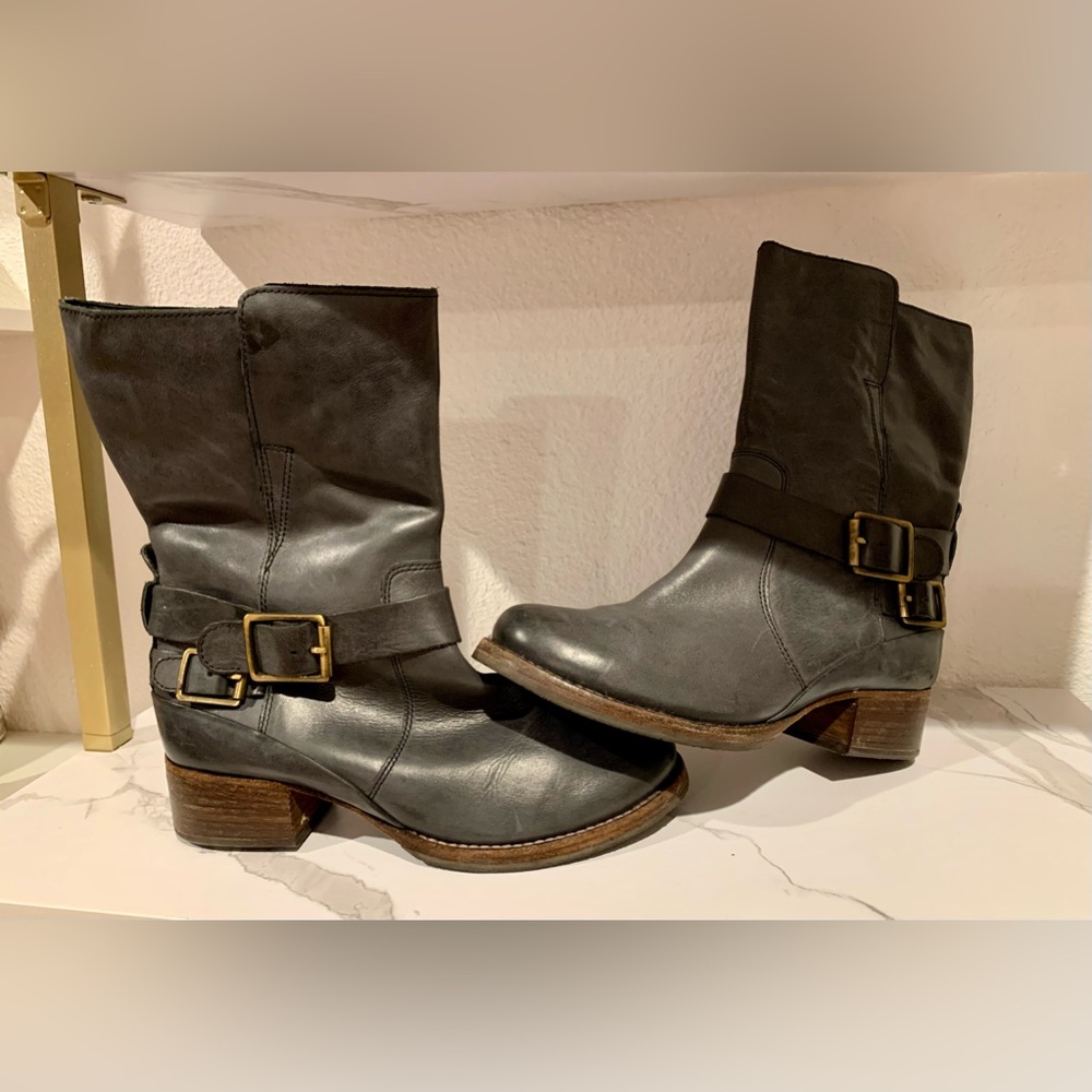 Clarks buckle leather boot